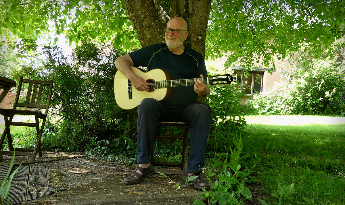 Mike and his nylon strung Brook Lyn